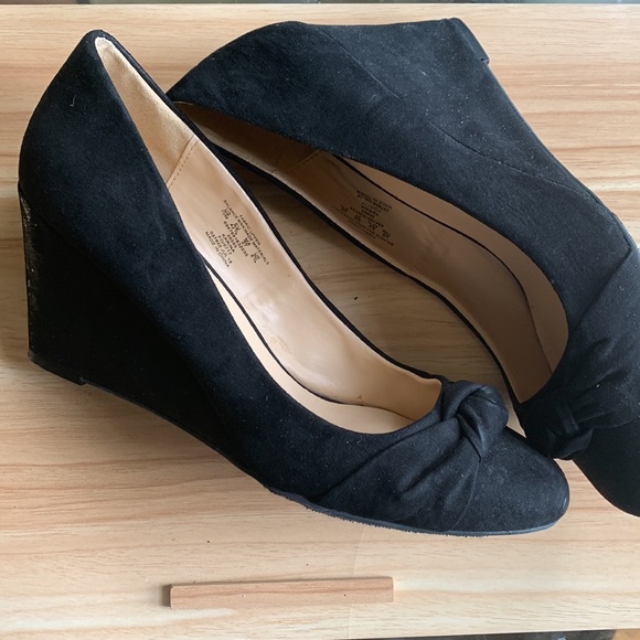 Size 10 Used Sandals and Heels - Picture 4 of 5